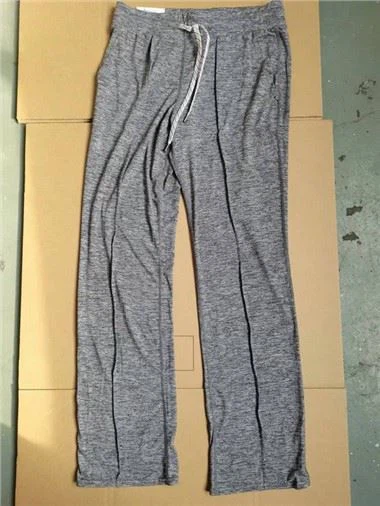 Calça feminina macia