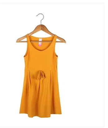 Mini vestido sem mangas de cor lisa